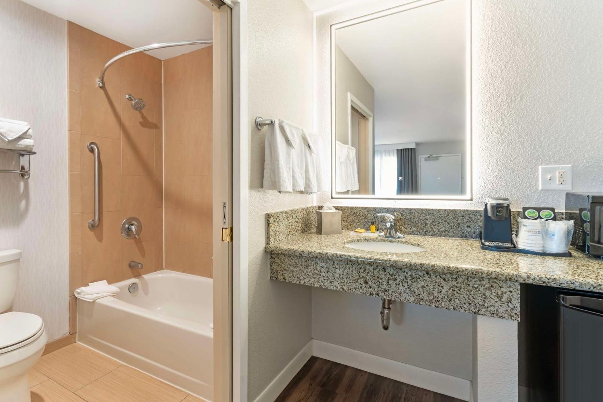 Best Western Plus Rancho Cordova Inn Dış mekan fotoğraf