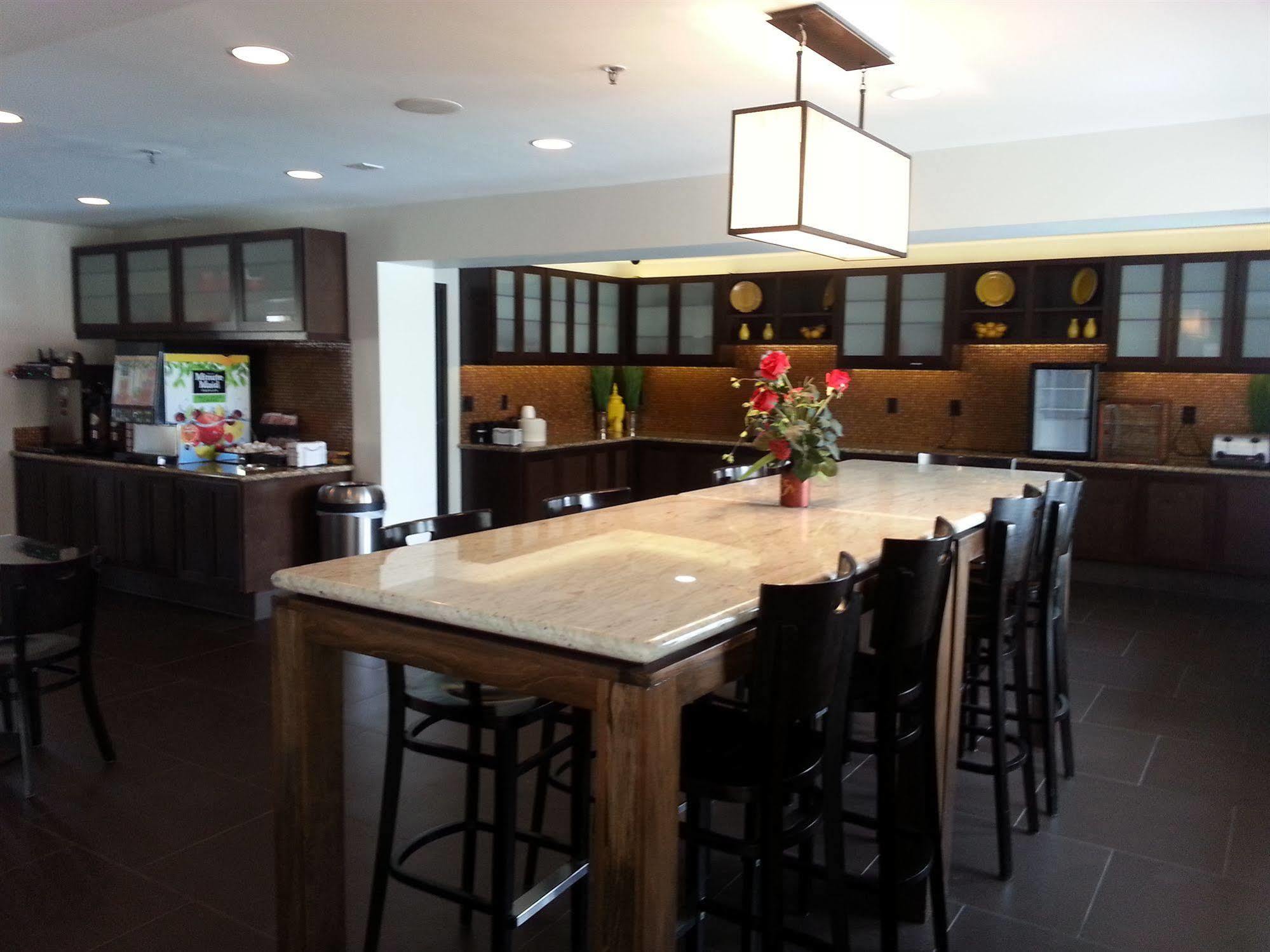 Best Western Plus Rancho Cordova Inn Dış mekan fotoğraf