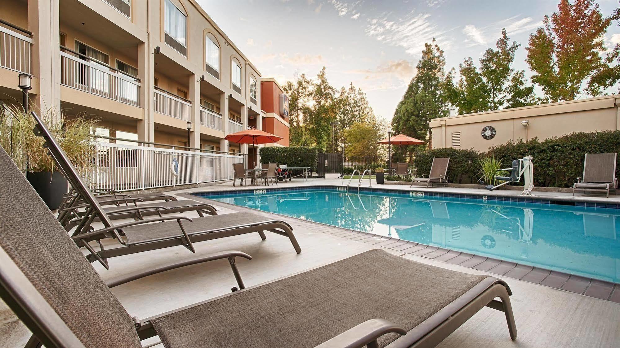Best Western Plus Rancho Cordova Inn Dış mekan fotoğraf